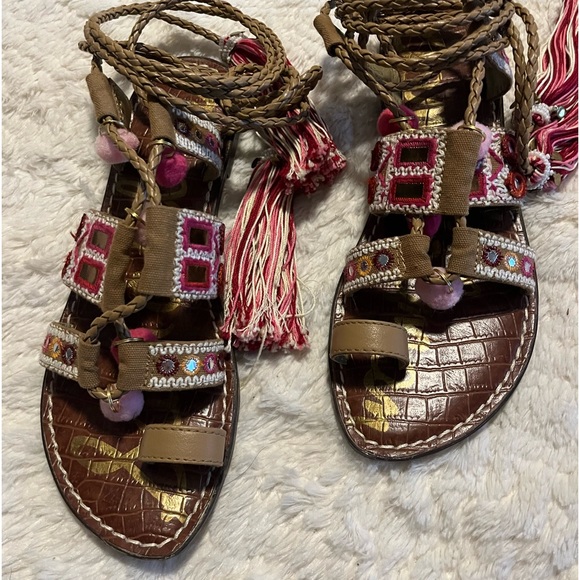Sam Edelman Gretchen Sandals Boho Embroidery Mirrors with Poms and Tassels S 7.5 - Picture 3 of 6